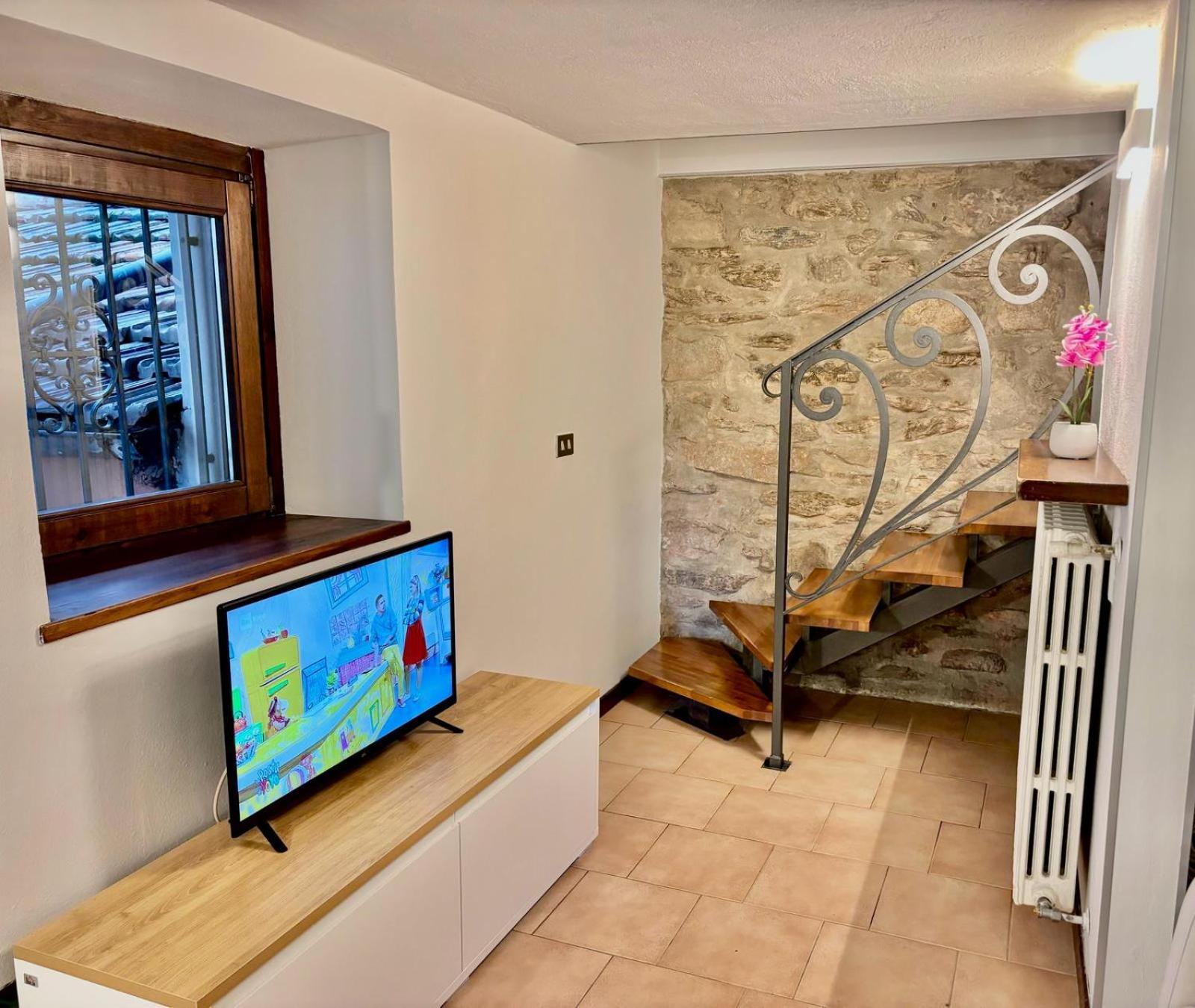 Vittoria Holiday House - Tulip Apartment And Tulip Room Stresa Kültér fotó