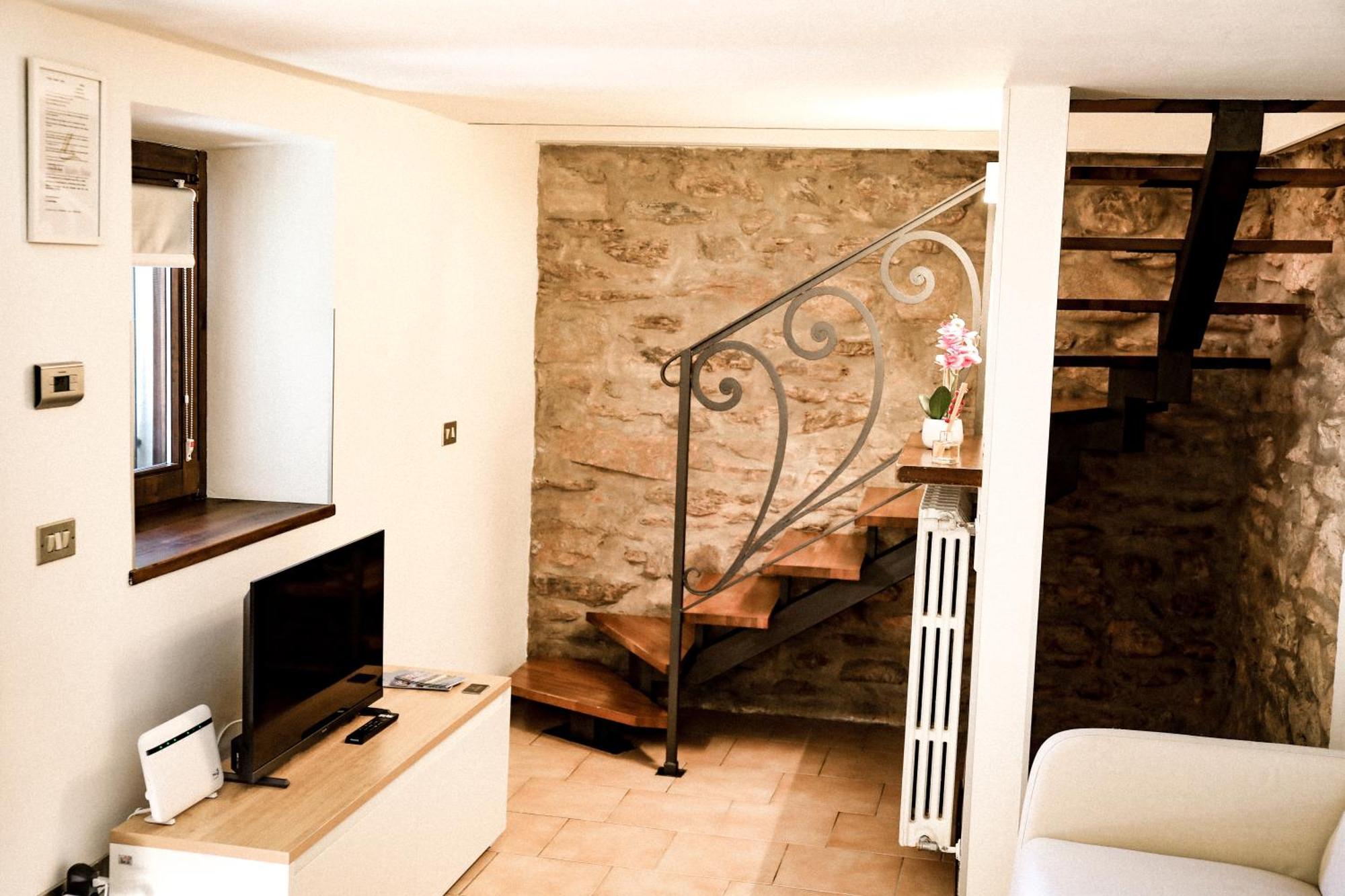 Vittoria Holiday House - Tulip Apartment And Tulip Room Stresa Kültér fotó
