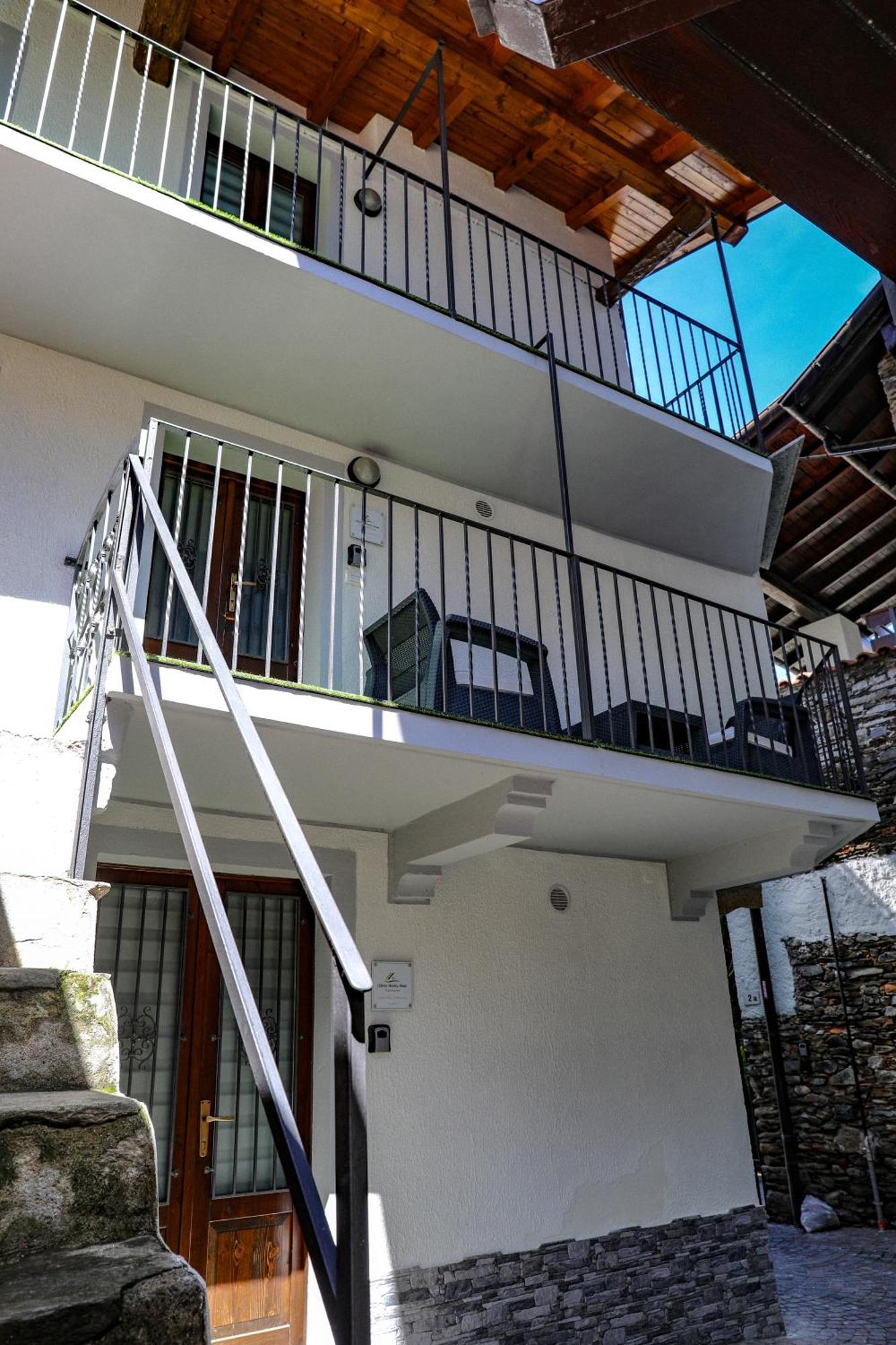 Vittoria Holiday House - Tulip Apartment And Tulip Room Stresa Kültér fotó