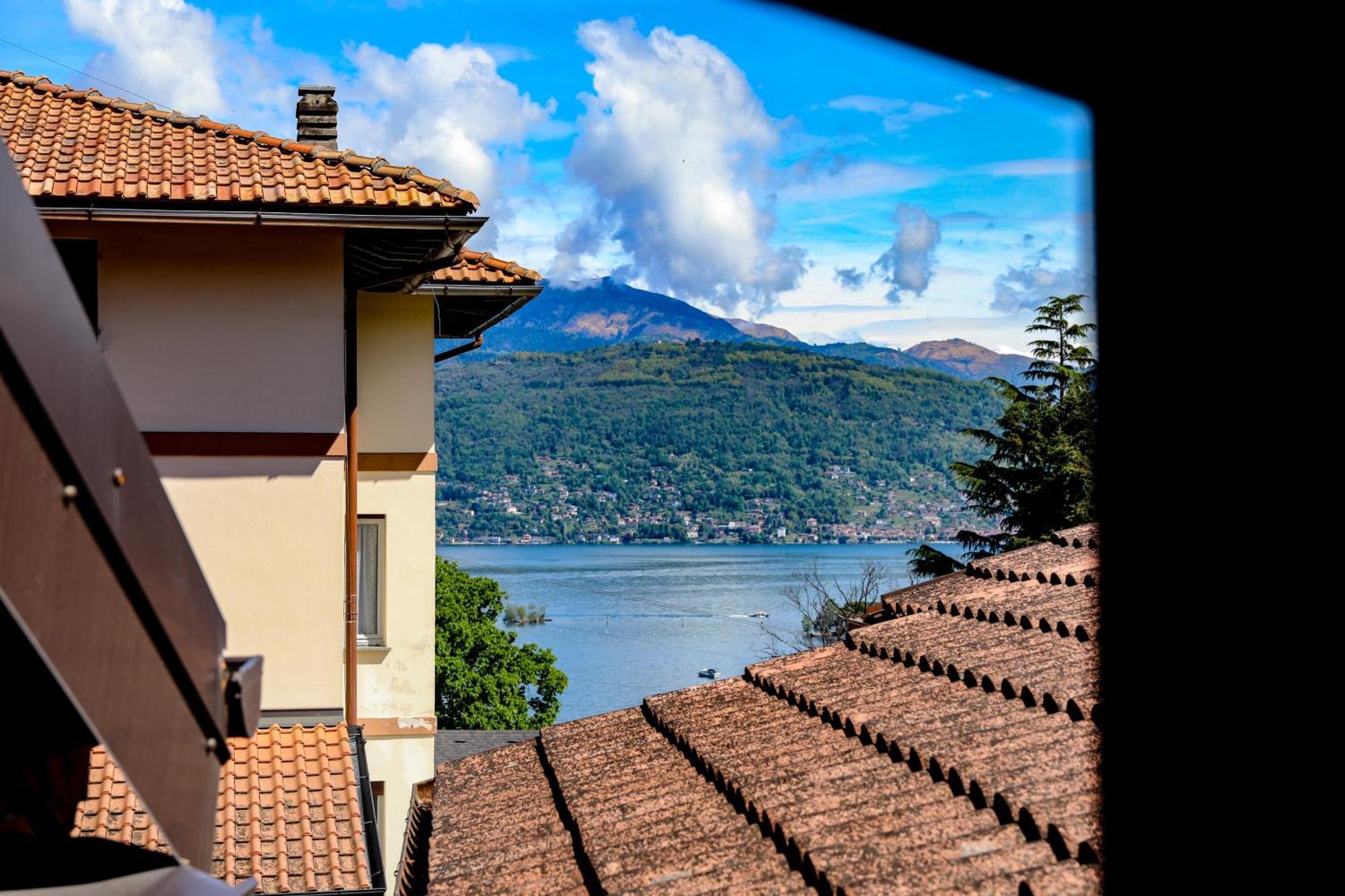 Vittoria Holiday House - Tulip Apartment And Tulip Room Stresa Kültér fotó